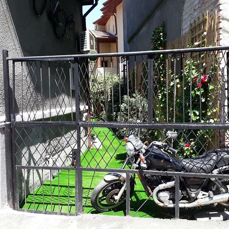 ホテル Motor House Unirii ブカレスト エクステリア 写真